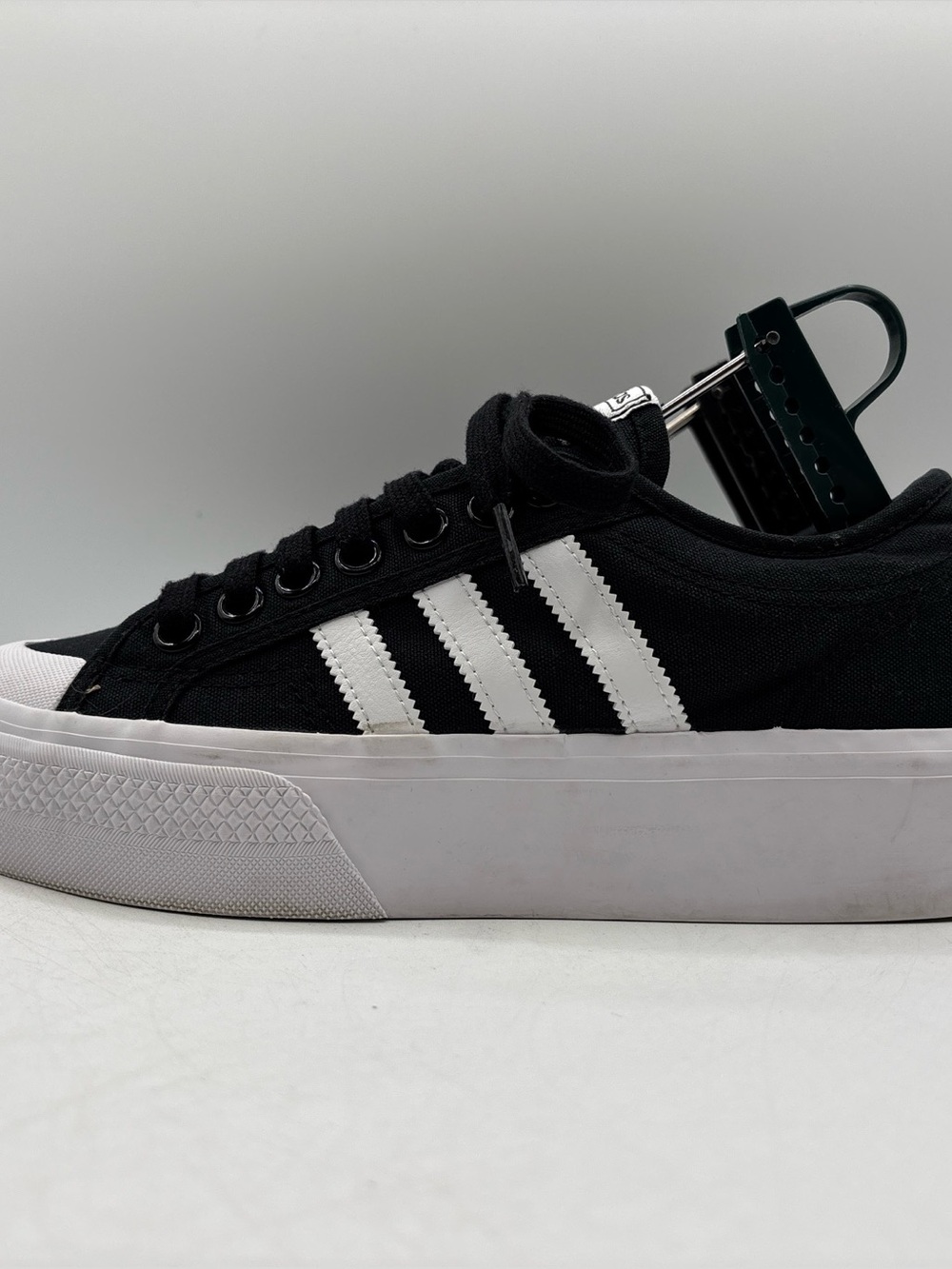 adidas Nizza Platform Women’s Retro Streetwear Sneakers Size 8.5 Black/White